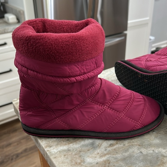 LLBean Womens Fleece Lined Quilted Slipper Boot 8 magenta pull on - Picture 5 of 11
